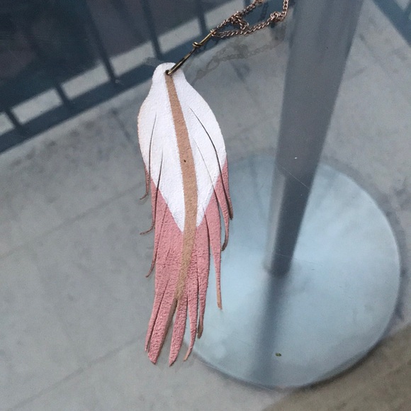 Leather Boho Feather Necklace - Picture 8 of 9